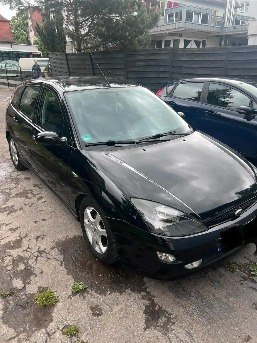 Usata Ford Focus 116 CV (85 kW) 2002 Nero Berlina