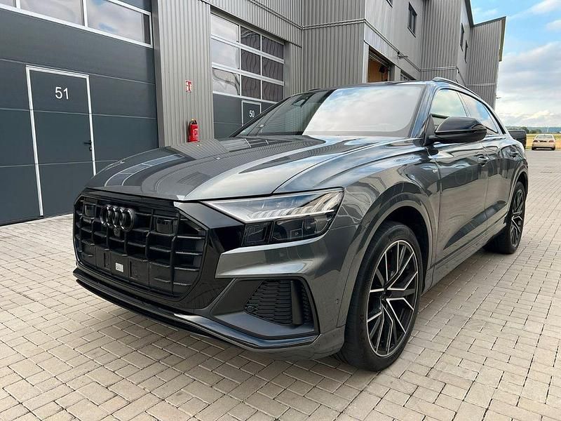 Gebraucht Audi Q8 S-Line 286 PS (210 kW) 2023 Grau SUV