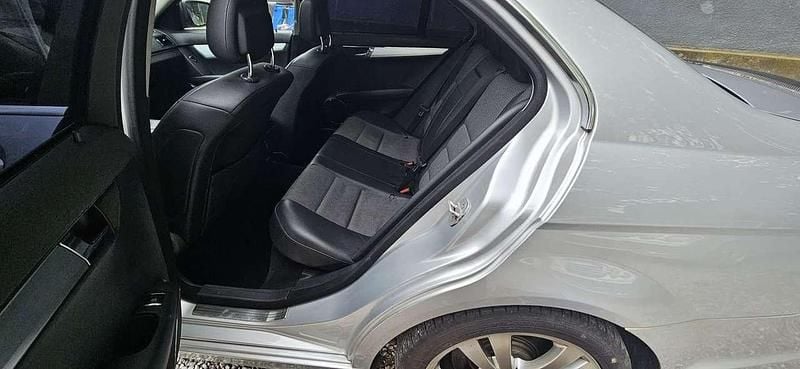 Grau Gebraucht 2007 Mercedes C320 Limousine | 4.000 € (Fairer Preis) - Bild 1/4