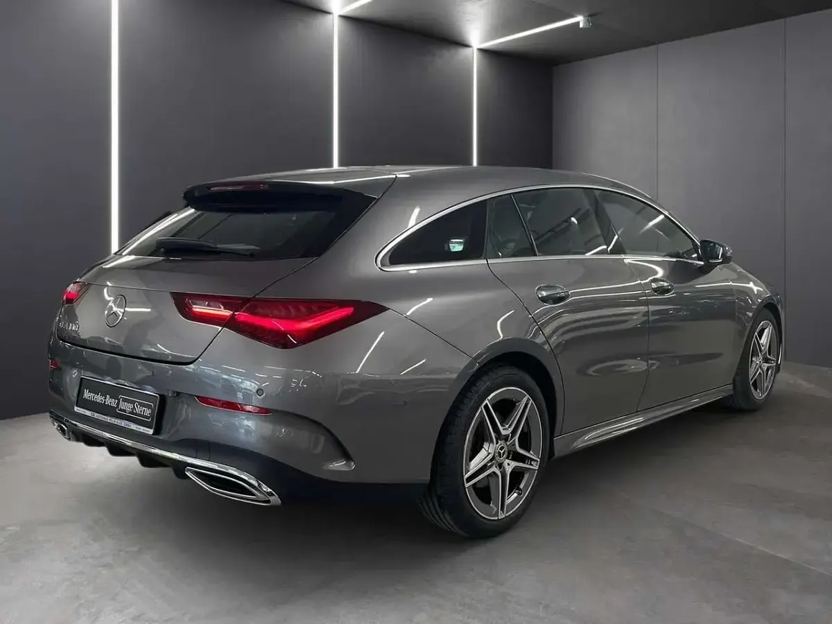 Gebraucht Mercedes CLA180 AMG 136 PS (100 kW) 2025 Lack mountaingrau Limousine