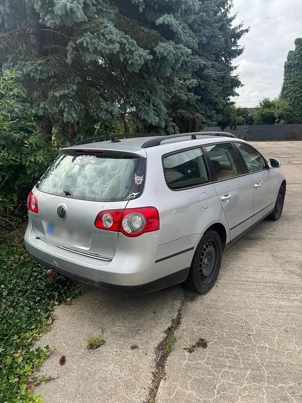 Silber Gebraucht 2009 VW Passat Kombi | 2.299 € (Superpreis) - Bild 1/4