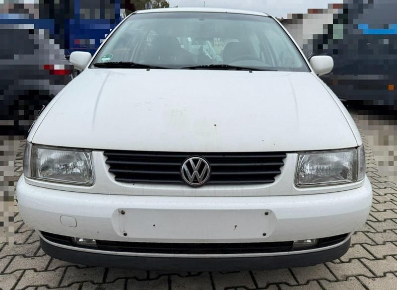Weiß Gebraucht 1999 VW Polo Kleinwagen | 300 € (Superpreis) - Bild 1/4