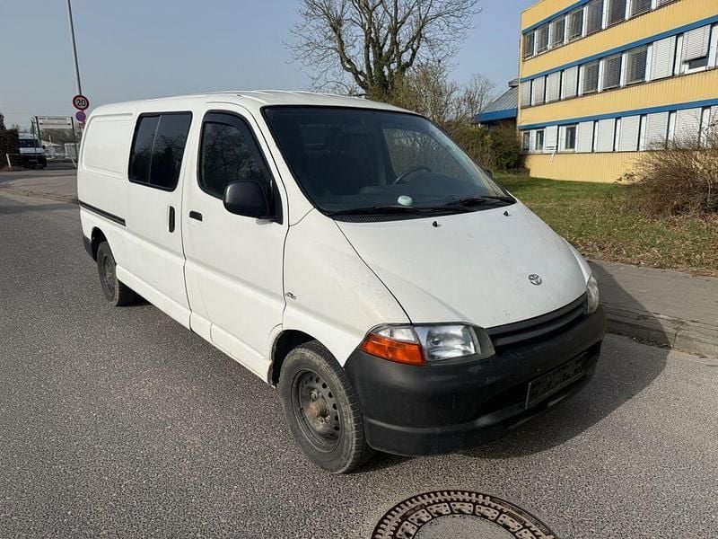Gebraucht Toyota HiAce 102 PS (75 kW) 2001 Weiß Van / Kleinbus