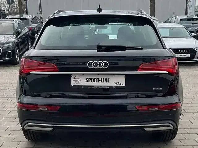 Używany Audi Q5 Basis 286 KM (210 kW) 2021 Czarny SUV
