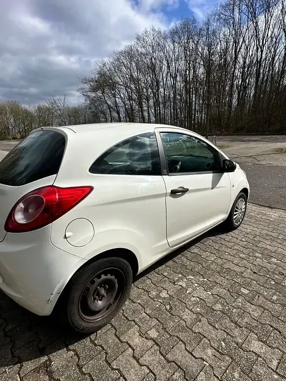 Gebraucht Ford Ka Trend 69 PS (50 kW) 2009 Weiß Kleinwagen