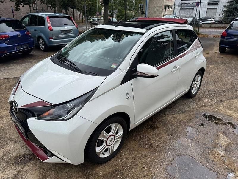 Weiß Gebraucht 2017 Toyota Aygo Kleinwagen | 8.490 € (Fairer Preis) - Bild 1/4