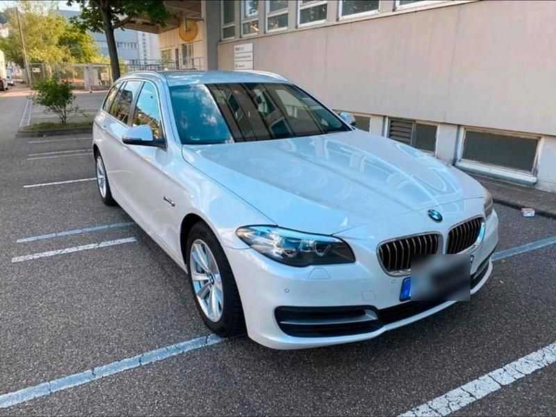 Weiß Gebraucht 2016 BMW 520 Kombi | 14.500 € (Fairer Preis) - Bild 1/4