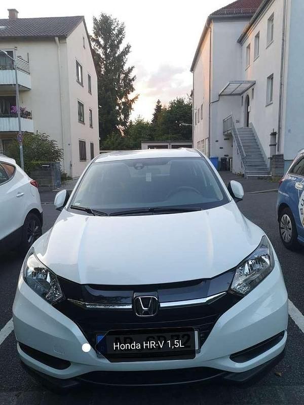 Weiß Gebraucht 2018 Honda HR-V Comfort SUV | 17.999 € (Etwas zu teuer) - Bild 1/4