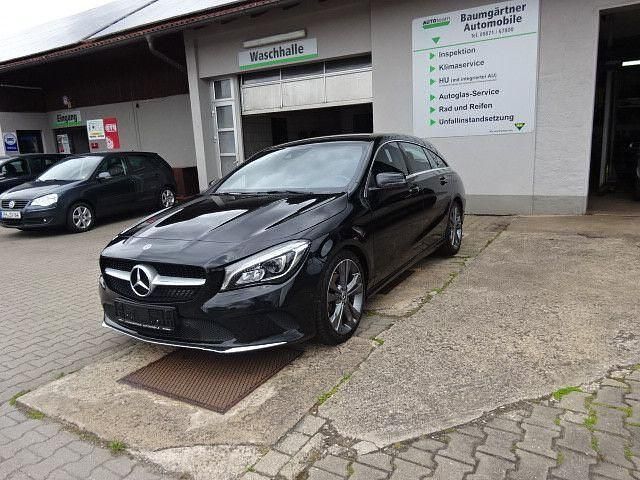 Gebraucht Mercedes CLA220 Urban 170 PS (125 kW) 2018 Schwarz Limousine