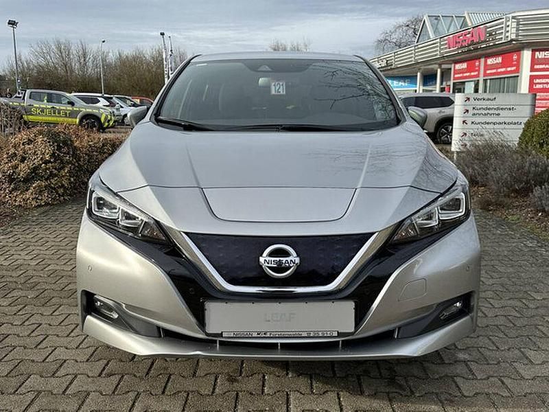 Gebraucht Nissan Leaf N-Connecta 110 kW (150 PS) 2019 Silber Kleinwagen