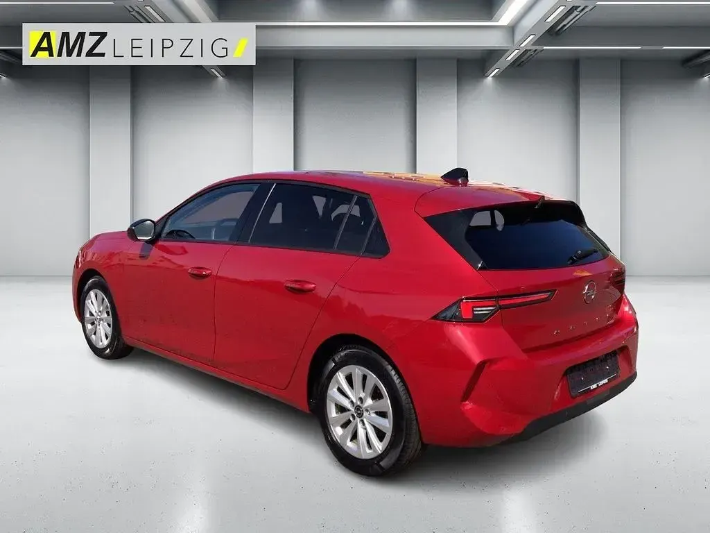 Gebraucht Opel Astra Enjoy 131 PS (96 kW) 2023 Chili rot Limousine