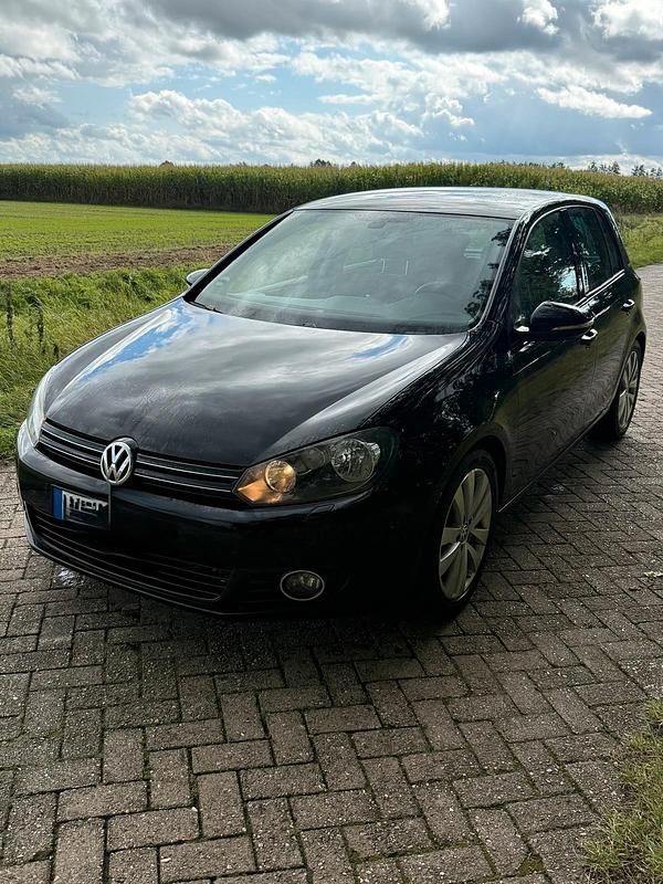 Gebraucht VW Golf VI 102 PS (75 kW) 2011 Schwarz Kleinwagen