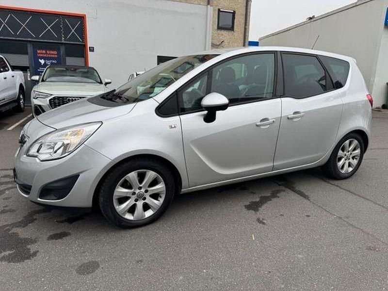Gebraucht Opel Meriva Design Edition 120 PS (88 kW) 2011 Silber Van / Kleinbus