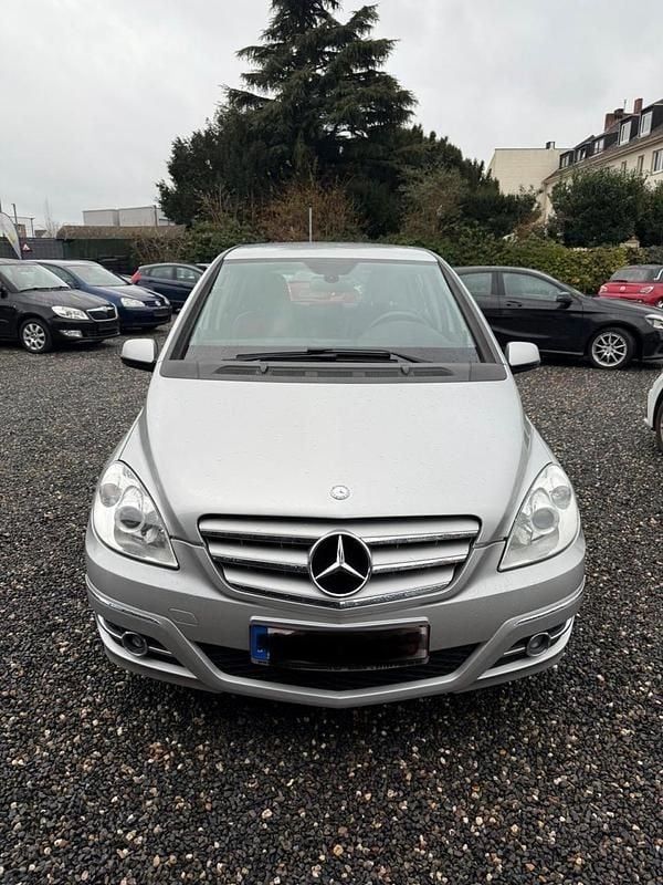 Gebraucht Mercedes B200 136 PS (100 kW) 2009 Grau Van / Kleinbus