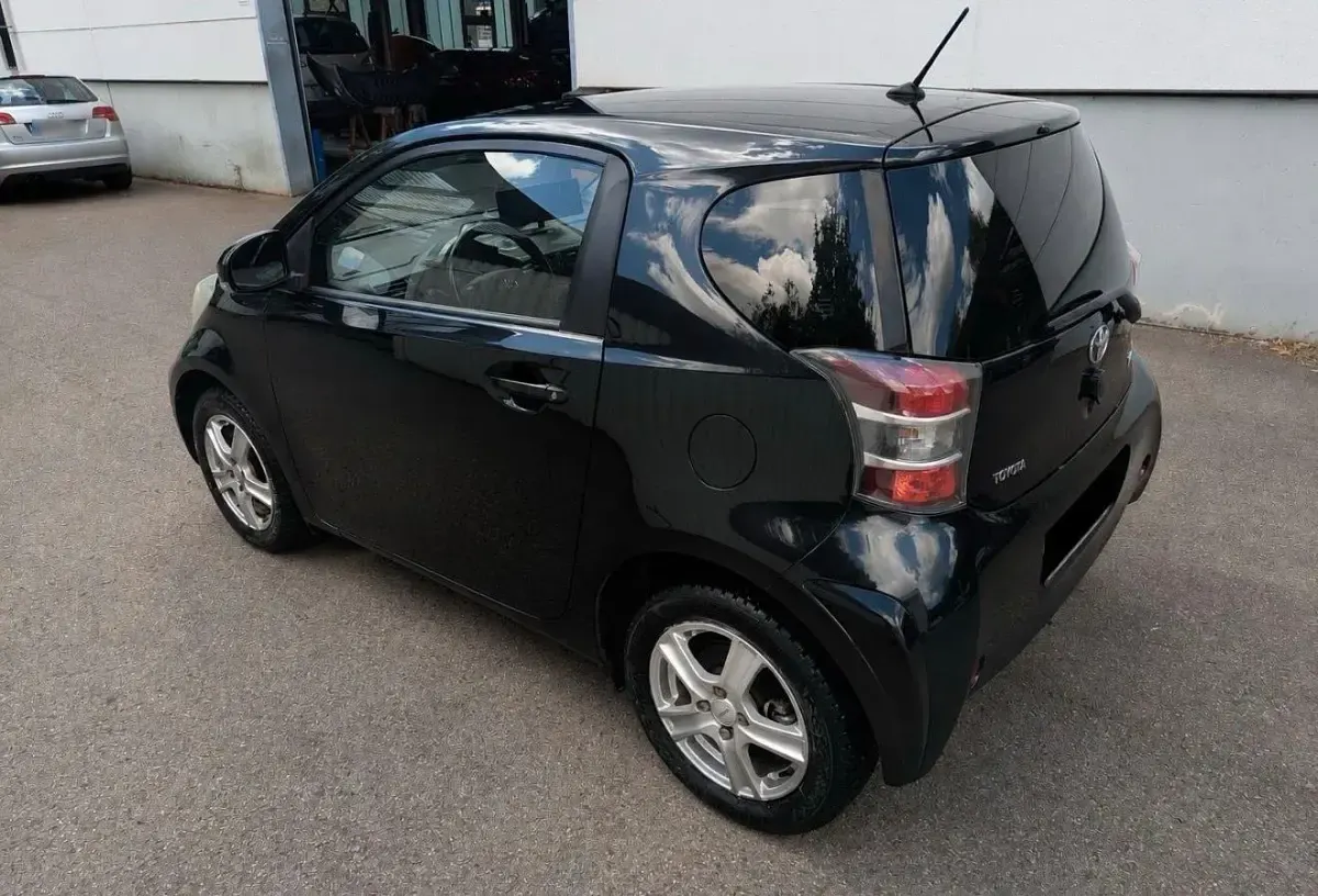 Gebraucht Toyota iQ 68 PS (50 kW) 2009 Schwarz Kleinwagen