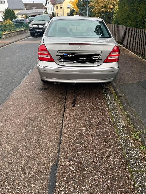 Gebraucht Mercedes C180 Elegance 143 PS (105 kW) 2004 Grau Limousine