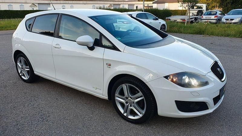 Weiß Gebraucht 2012 Seat Leon Copa Limousine | 4.650 € (Fairer Preis) - Bild 1/4