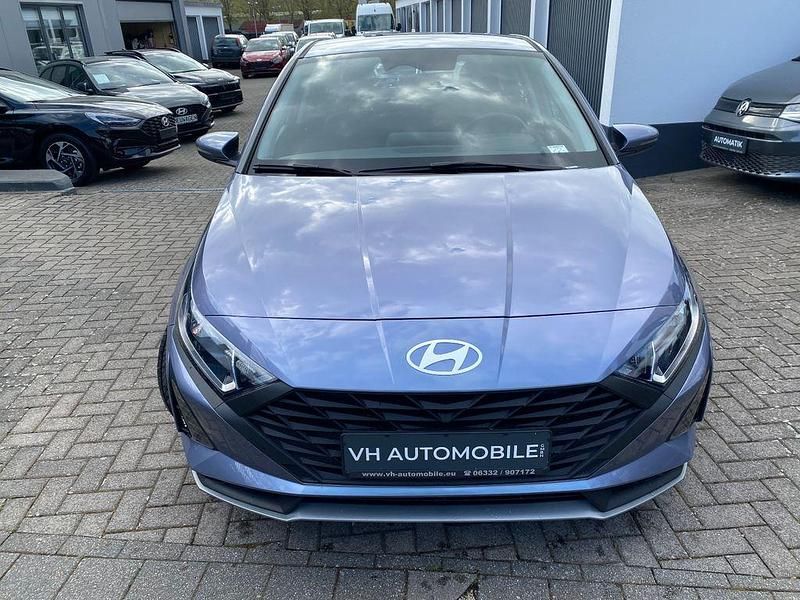 Gebraucht Hyundai i20 101 PS (74 kW) 2024 Rot Kleinwagen