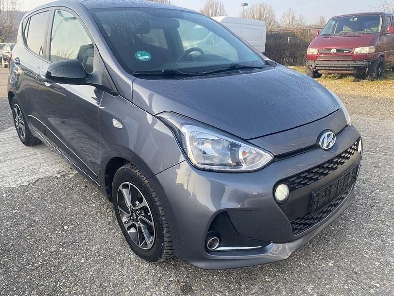 Gebraucht Hyundai i10 Passion 87 PS (63 kW) 2018 Grau Kleinwagen
