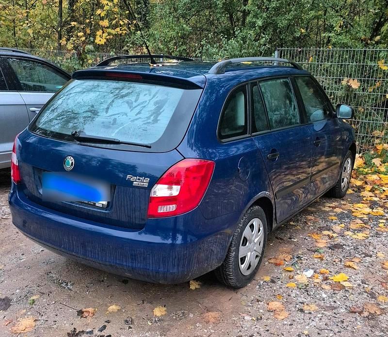 Blau Gebraucht 2011 Skoda Fabia Kombi | 1.799 € (Superpreis) - Bild 1/4