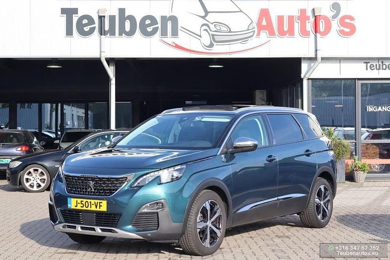 Grün Gebraucht 2019 Peugeot 5008 Crossway Van / Kleinbus | 11.985 € (Etwas zu teuer) - Bild 1/4