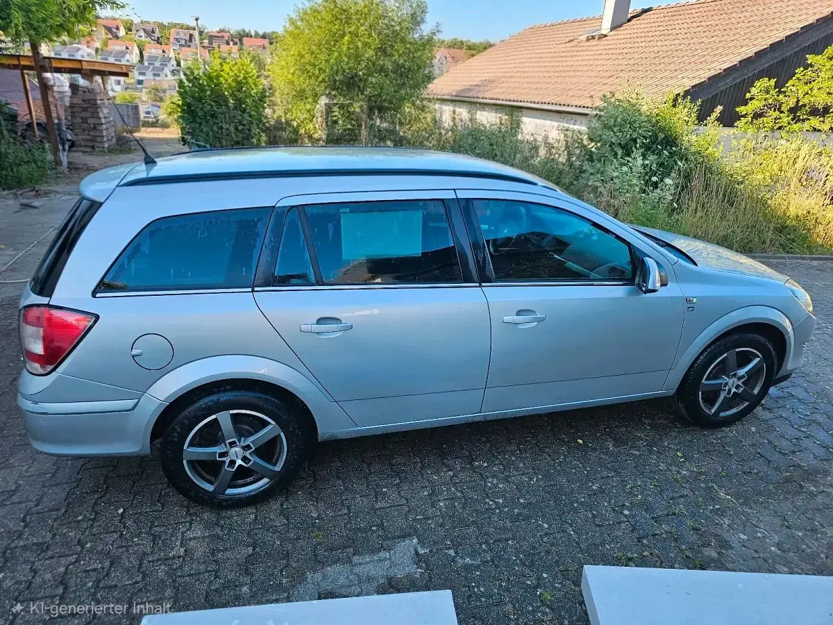 Gebraucht Opel Astra 110 PS (80 kW) 2010 Silber Kombi