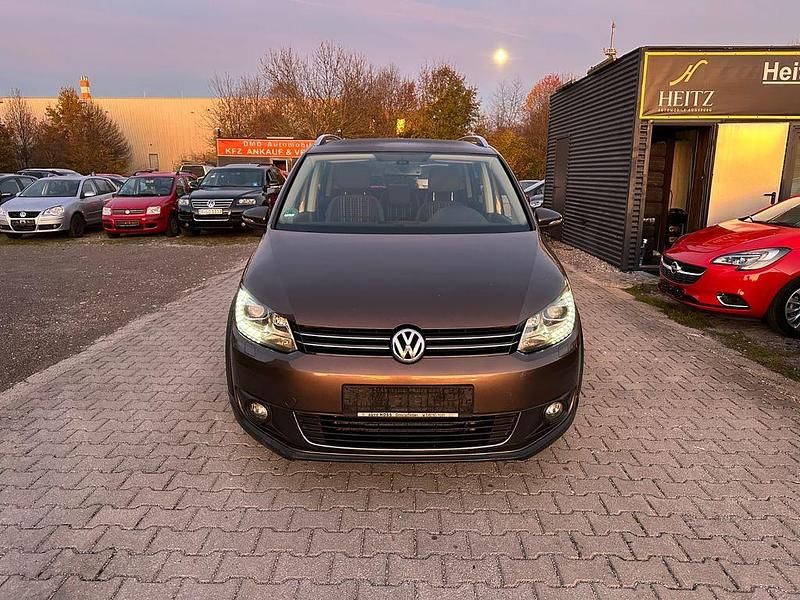 Braun Gebraucht 2014 VW Touran Cross Van / Kleinbus | 9.850 € (Fairer Preis) - Bild 1/4