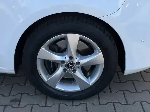 Gebraucht Mercedes V250 Edition 190 PS (139 kW) 2021 Weiß Van / Kleinbus