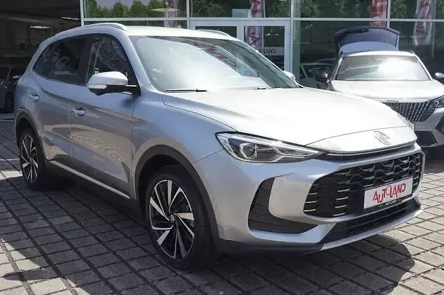 Neu MG ZS Luxury 197 PS (144 kW) 2026 Cosmicsilbermet. SUV