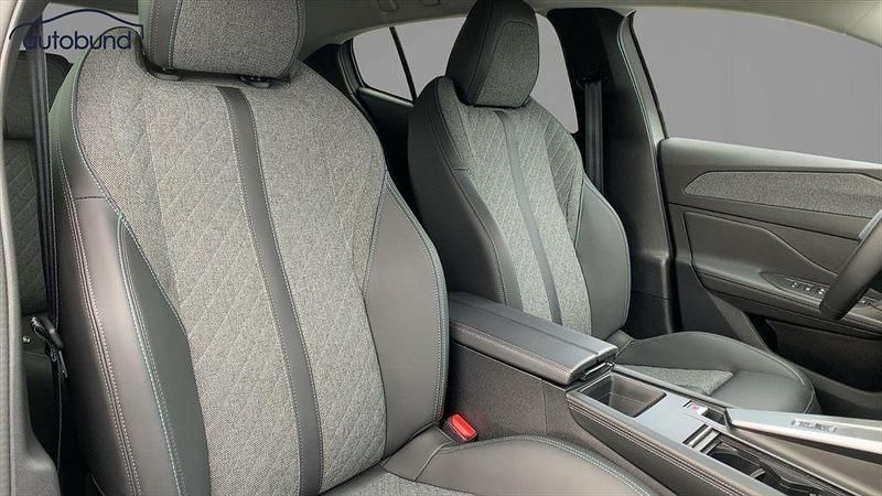 Gebraucht Peugeot 408 Allure 181 PS (133 kW) 2024 Grau / artensegrau Limousine