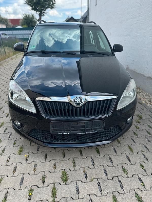 Schwarz Gebraucht 2014 Skoda Fabia Kombi | 3.900 € (Fairer Preis) - Bild 1/4