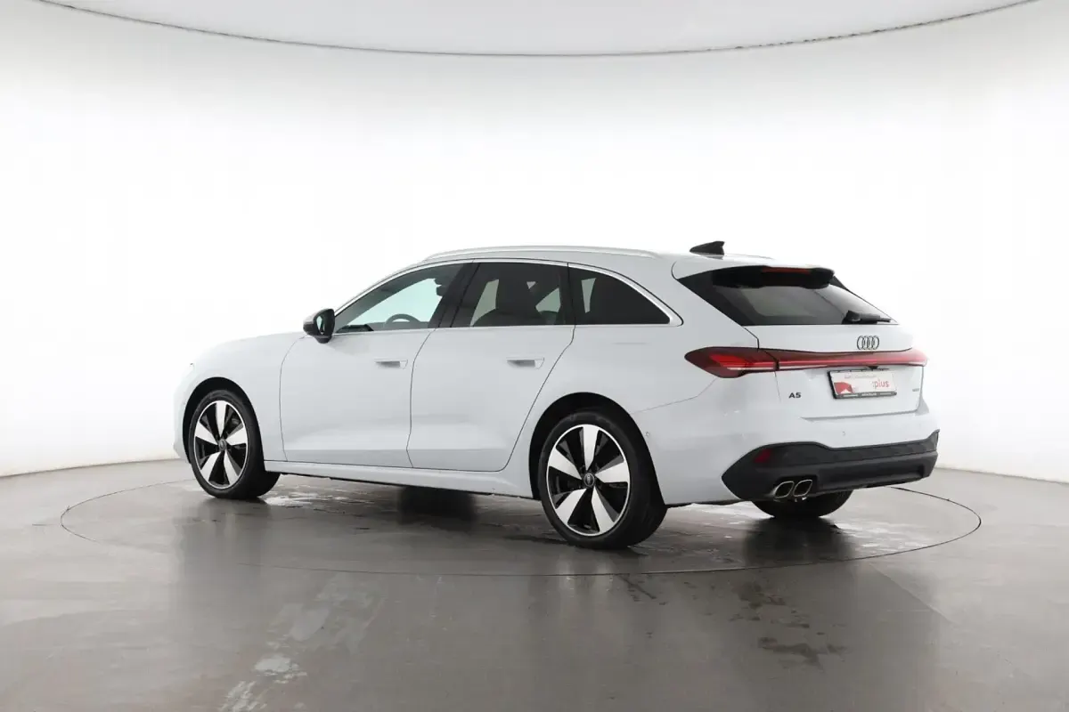 Gebraucht Audi A5 Comfort 204 PS (150 kW) 2025 Gletscherweiss Kombi
