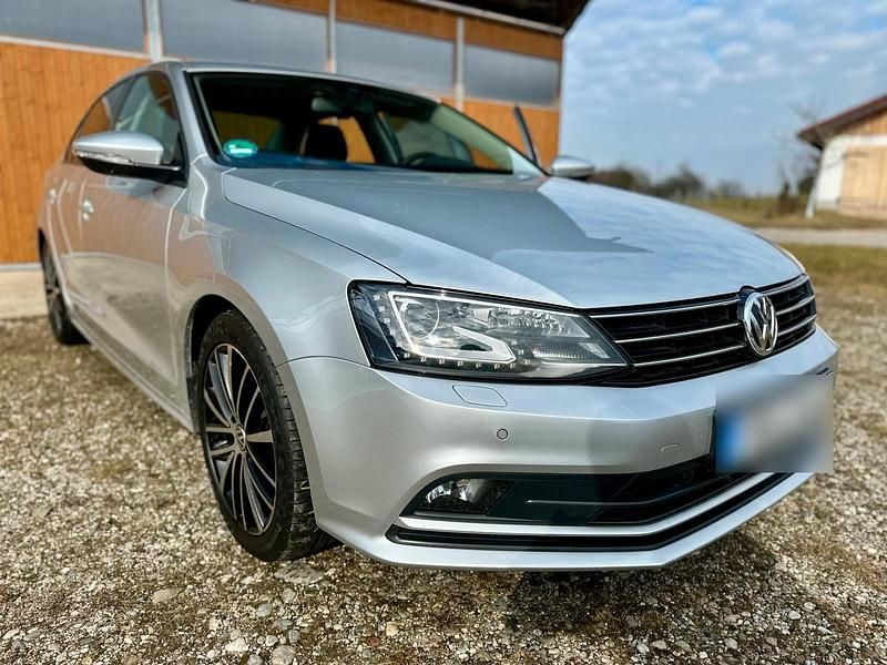 Gebraucht VW Jetta 110 PS (80 kW) 2014 Silber Limousine