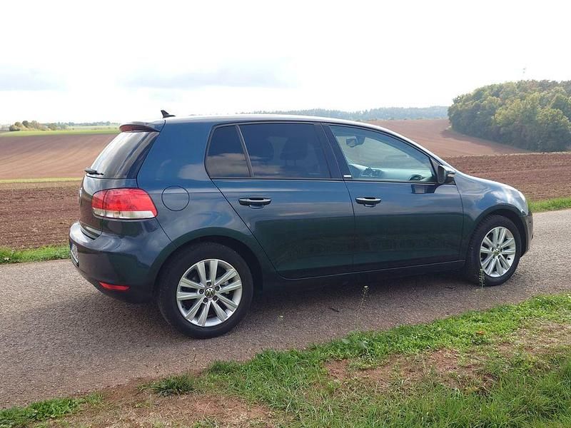 Gebraucht VW Golf VI Trendline 105 PS (77 kW) 2011 Blau Kleinwagen