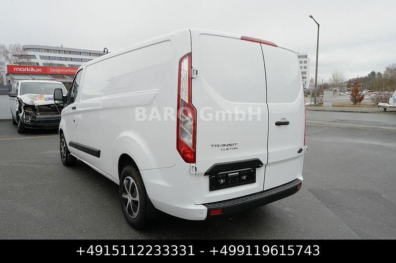 Gebraucht Ford Transit Custom Trend 131 PS (96 kW) 2022 Weiß Van / Kleinbus