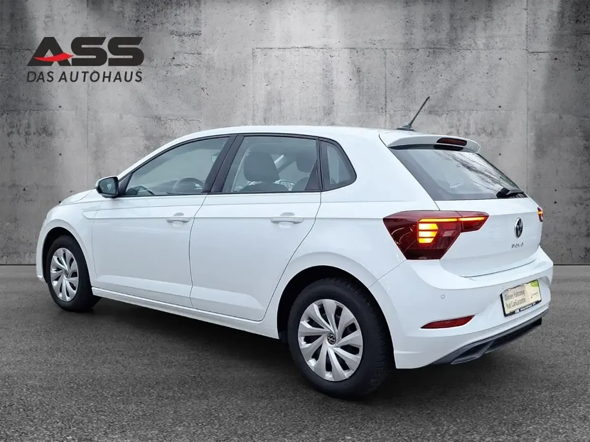 Gebraucht VW Polo Life 80 PS (58 kW) 2023 Weiß Kleinwagen