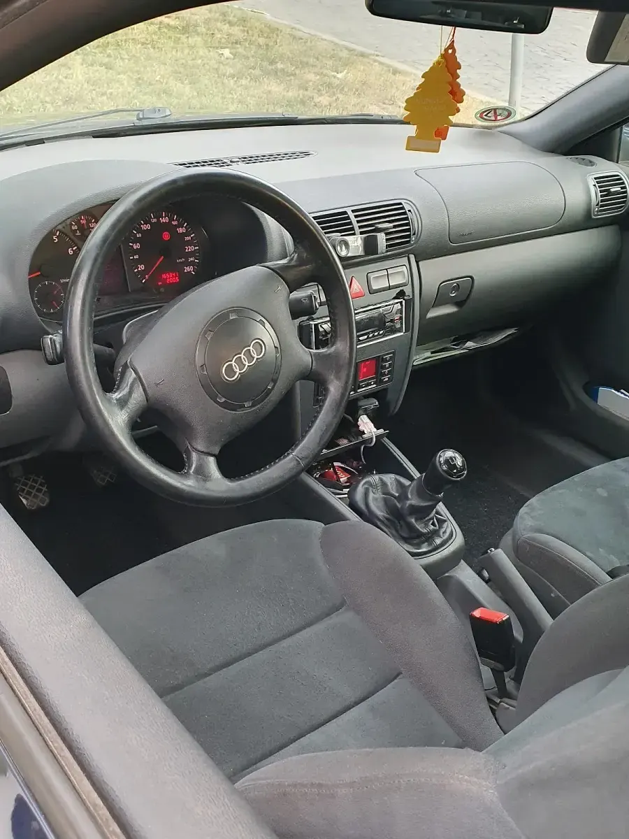 Gebraucht Audi A3 102 PS (75 kW) 1997 Schwarz Kleinwagen