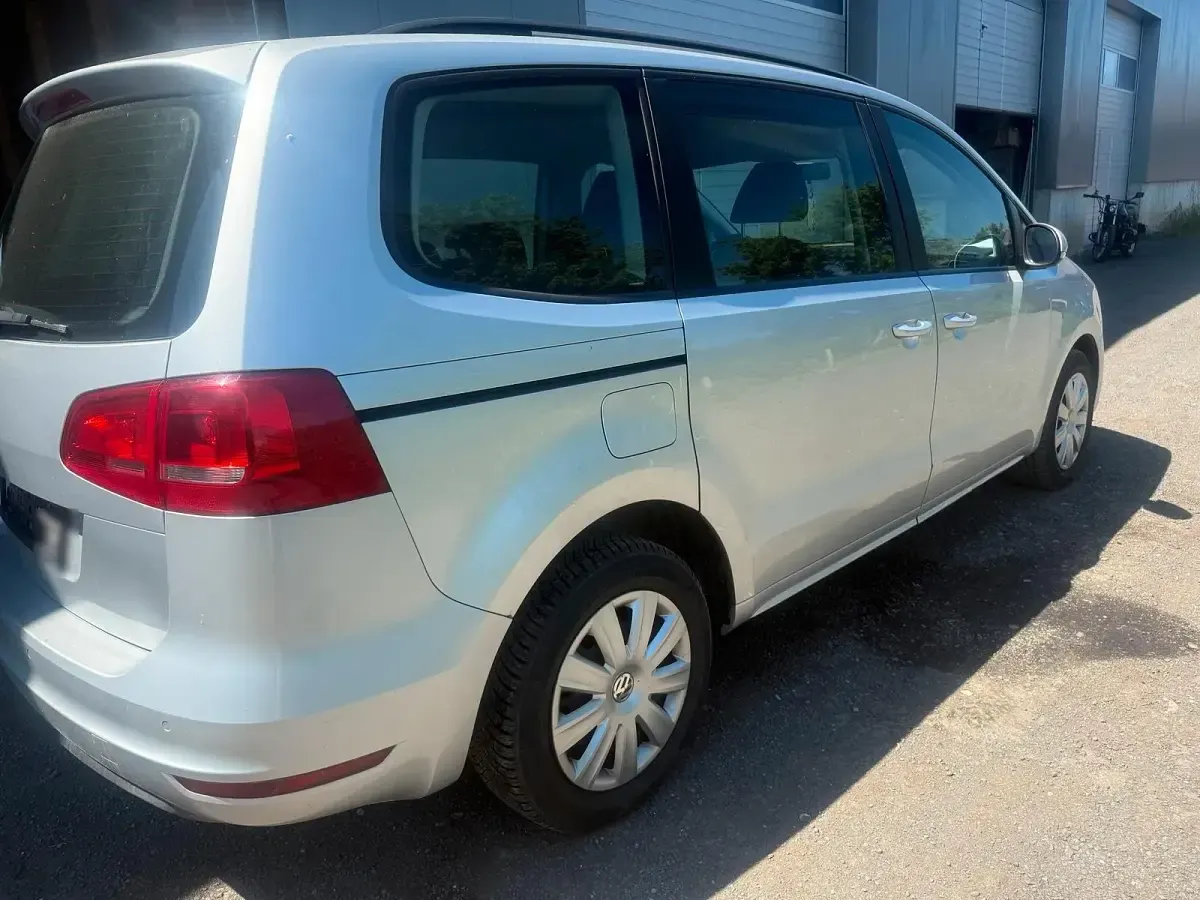 Gebraucht VW Sharan 140 PS (102 kW) 2012 Silber Van / Kleinbus
