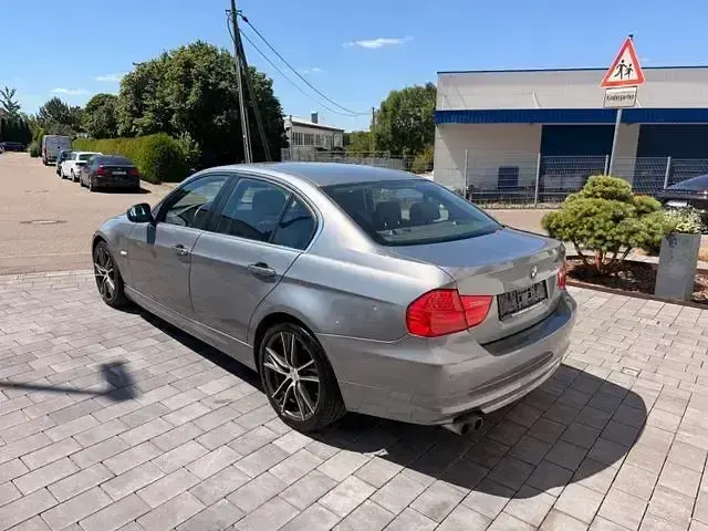 Gebraucht BMW 330 Comfort Edition 272 PS (200 kW) 2009 Schwarz Limousine