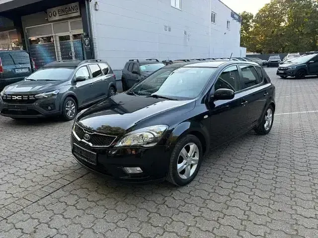 Gebraucht Kia Ceed Edition 7 90 PS (66 kW) 2012 Schwarz Kleinwagen