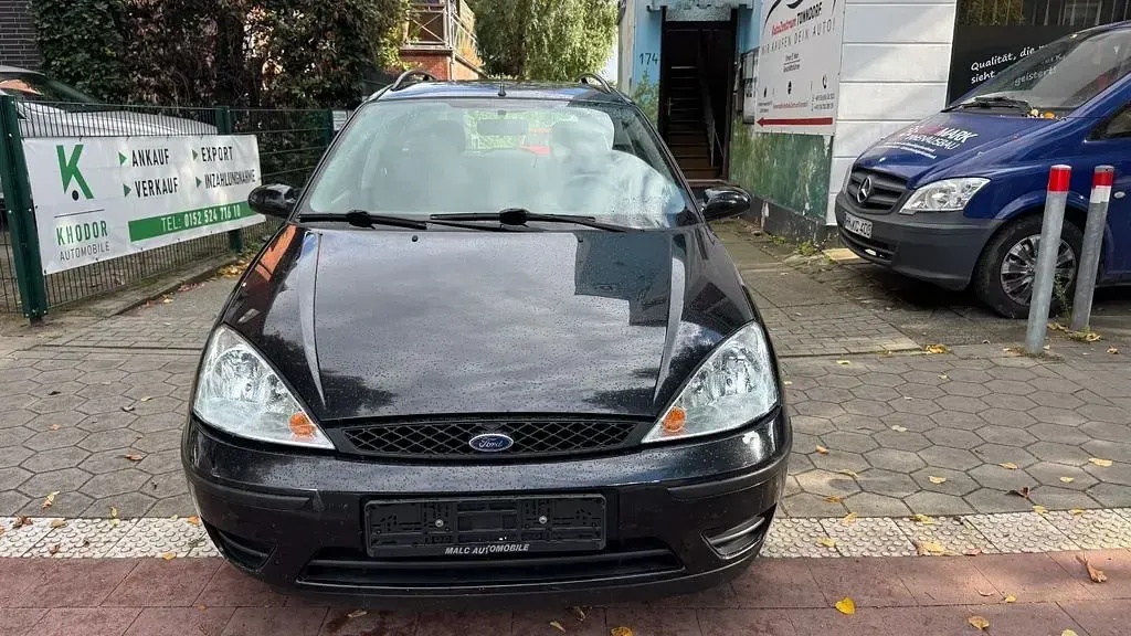 Gebraucht Ford Focus Ambiente 101 PS (74 kW) 2002 Schwarz Limousine