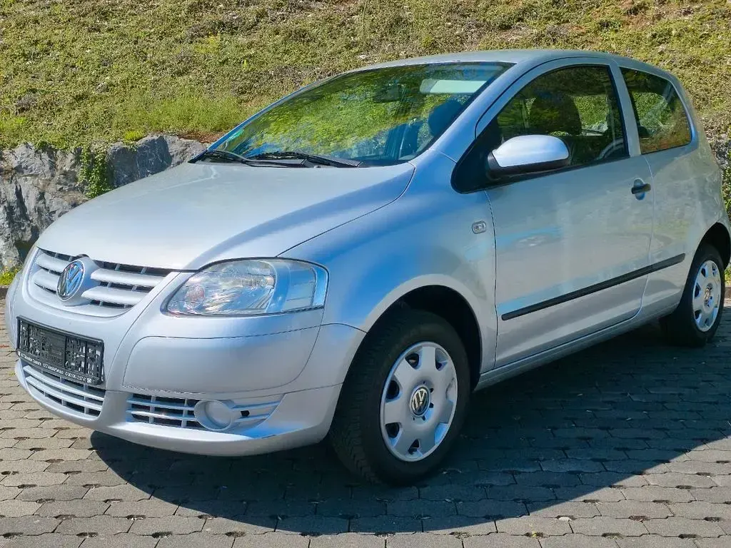 Używany VW Fox 54 KM (39 kW) 2007 Srebrny Hatchback
