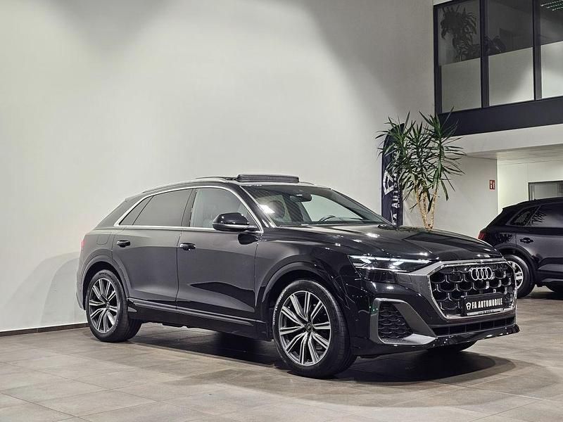 Gebraucht Audi Q8 Ambiente 286 PS (210 kW) 2024 Mythosschwarz metall (metallic) SUV