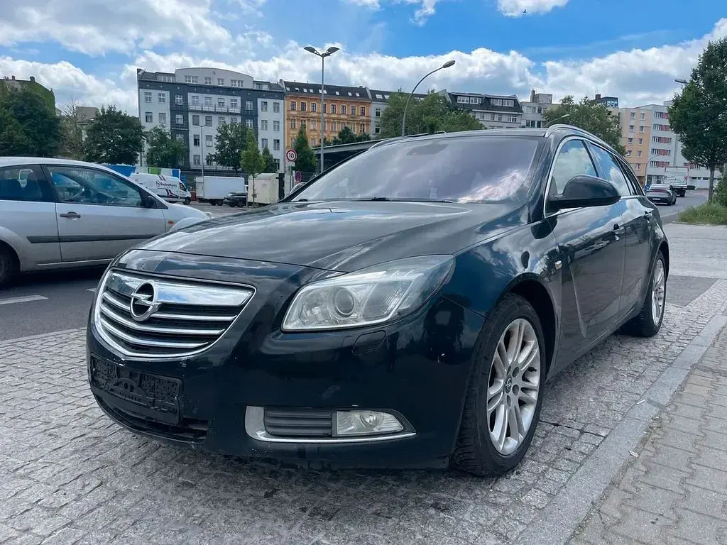 Gebraucht Opel Insignia Innovation 160 PS (117 kW) 2011 Karbonschw graphitschw midnigh Kombi