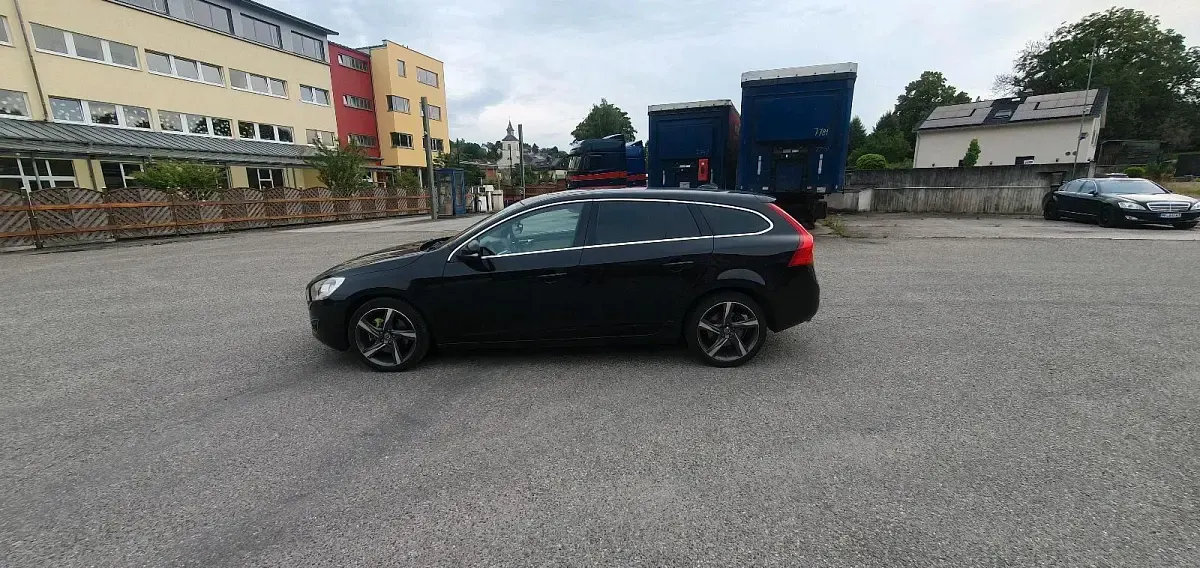 Gebraucht Volvo V60 205 PS (150 kW) 2011 Schwarz Kombi