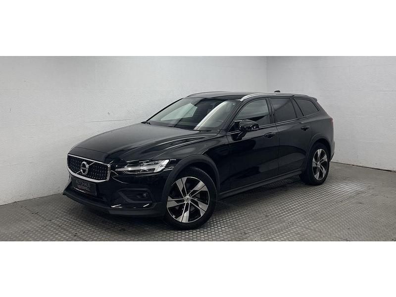 Black solid stone Gebraucht 2021 Volvo V60 Kombi | 30.400 € (Etwas zu teuer) - Bild 1/4