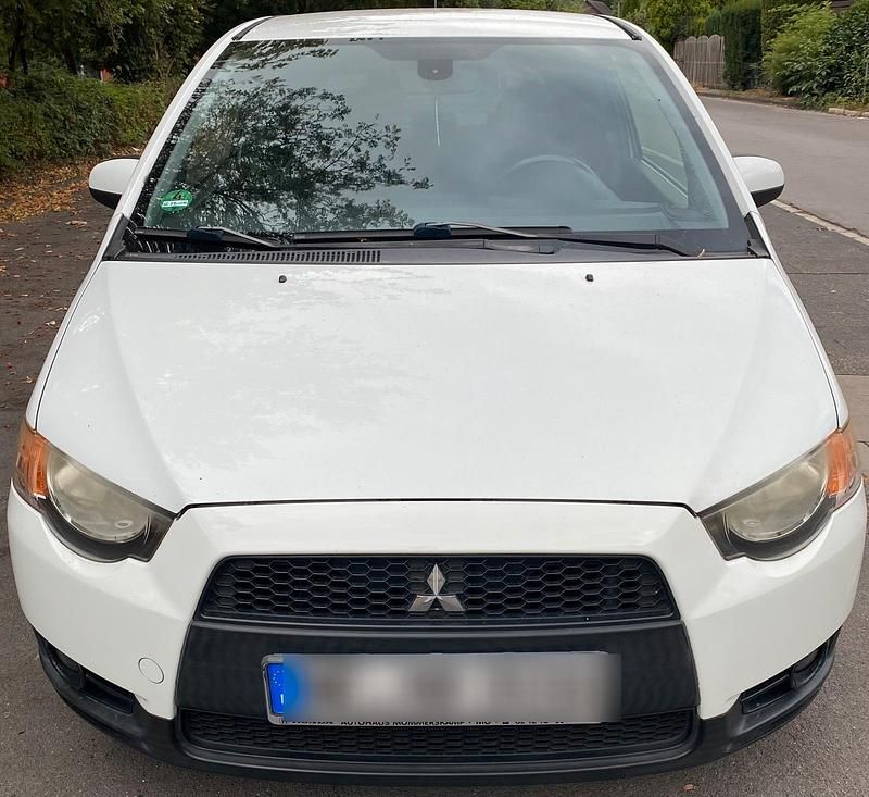 Weiß Gebraucht 2010 Mitsubishi Colt Kleinwagen | 2.400 € - Bild 1/4