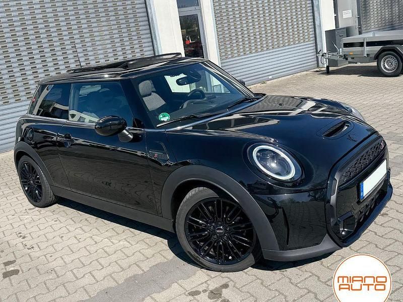 Gebraucht Mini Cooper S 178 PS (130 kW) 2022 Midnight black Kleinwagen