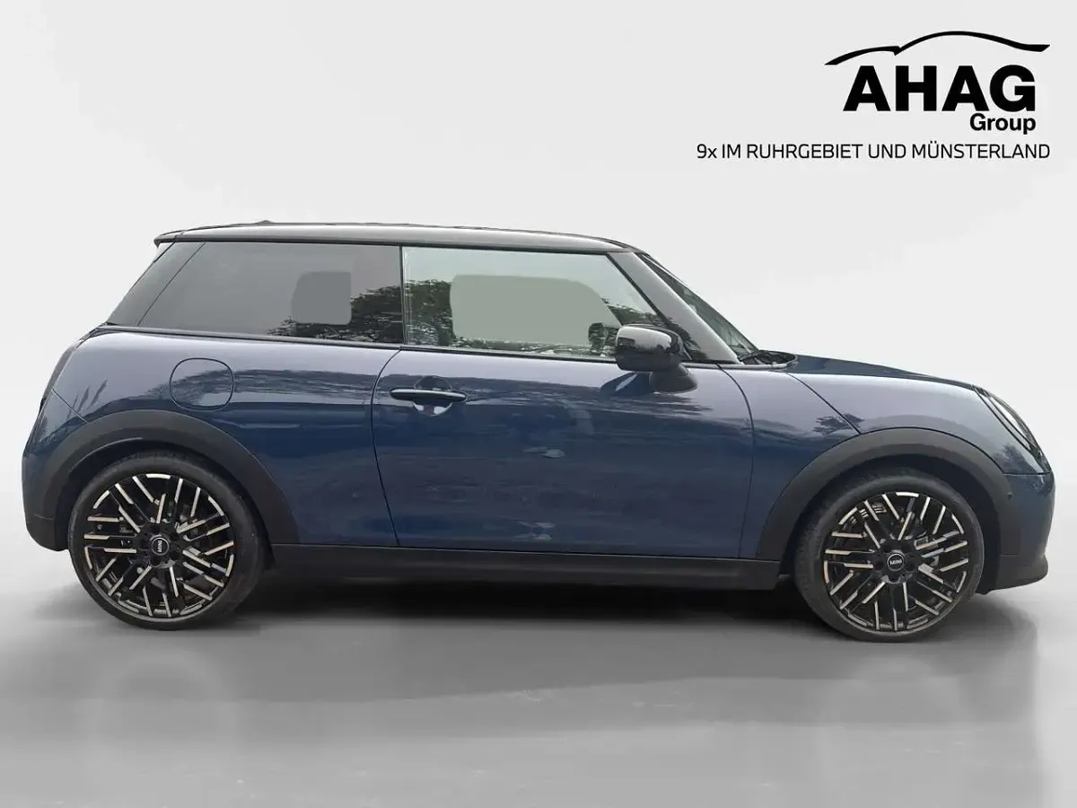 Używany Mini Cooper 114 kW (156 KM) 2025 Niebieski Hatchback