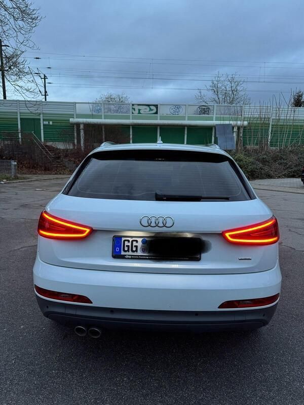 Weiß Gebraucht 2014 Audi Q3 SUV | 17.000 € (Teuer) - Bild 1/4